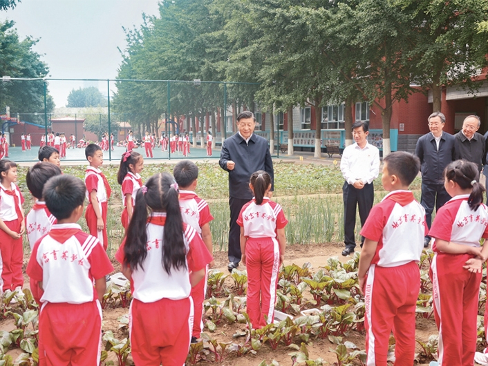 习近平：培养德智体美劳全面发展...